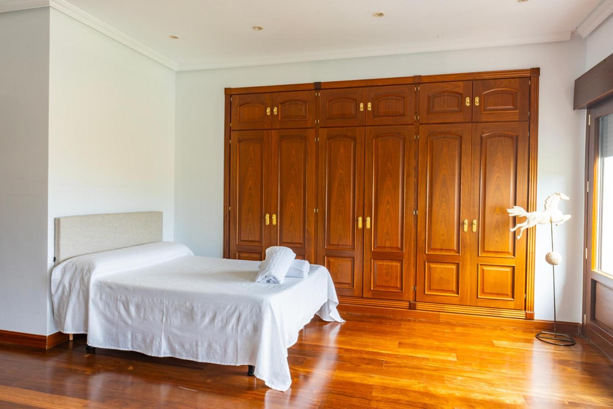 Mansion Con Jacuzzi A 40 Grados, Gran Piscina Y Padel Βίλα El Tiemblo Εξωτερικό φωτογραφία