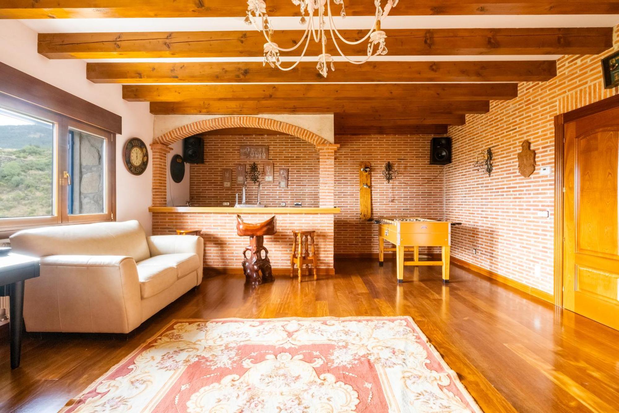 Mansion Con Jacuzzi A 40 Grados, Gran Piscina Y Padel Βίλα El Tiemblo Εξωτερικό φωτογραφία