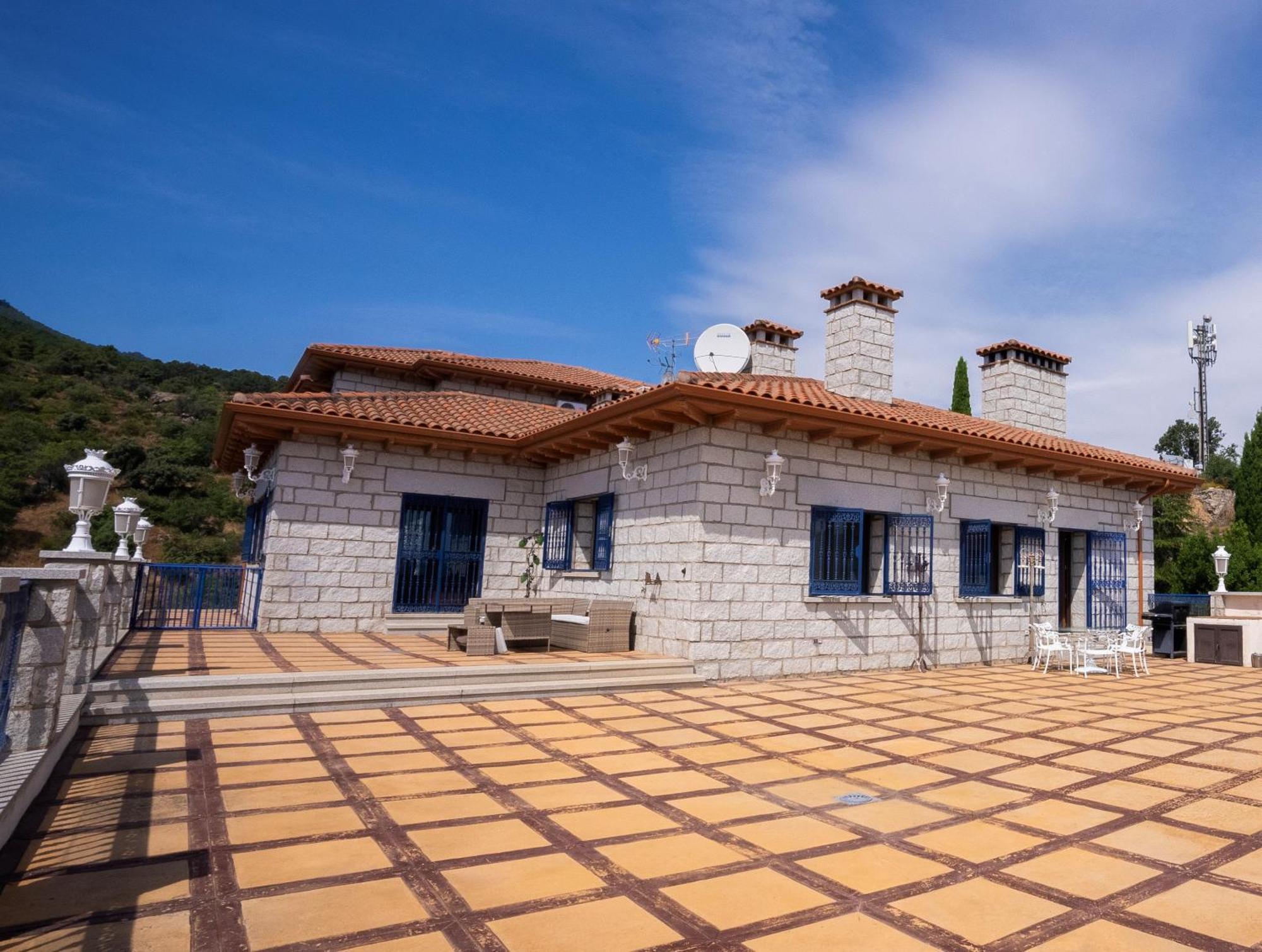 Mansion Con Jacuzzi A 40 Grados, Gran Piscina Y Padel Βίλα El Tiemblo Εξωτερικό φωτογραφία
