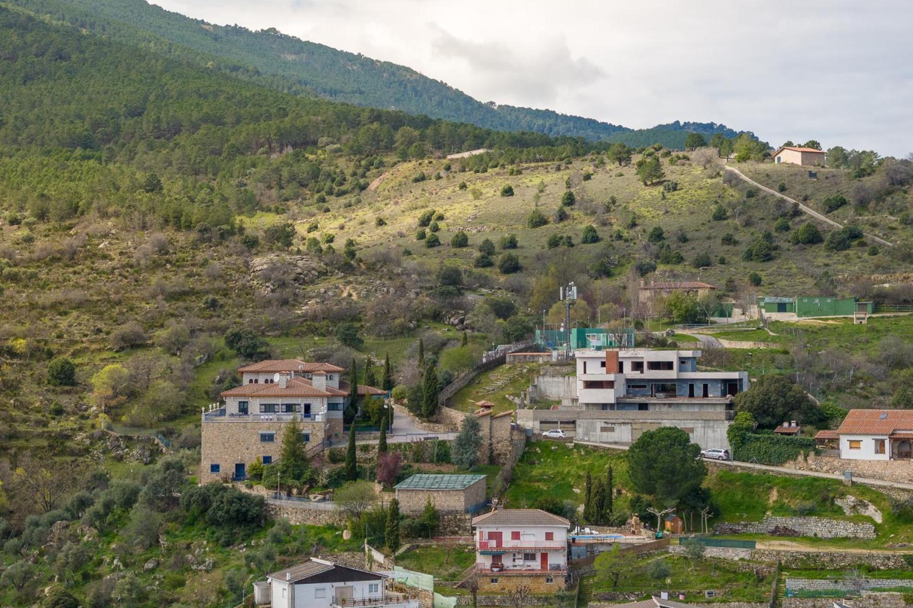 Mansion Con Jacuzzi A 40 Grados, Gran Piscina Y Padel Βίλα El Tiemblo Εξωτερικό φωτογραφία