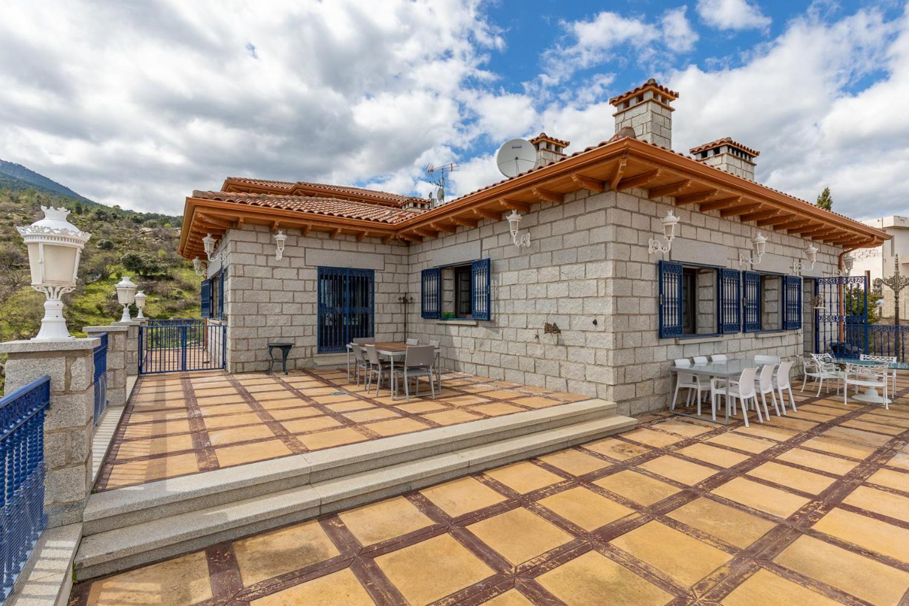 Mansion Con Jacuzzi A 40 Grados, Gran Piscina Y Padel Βίλα El Tiemblo Εξωτερικό φωτογραφία